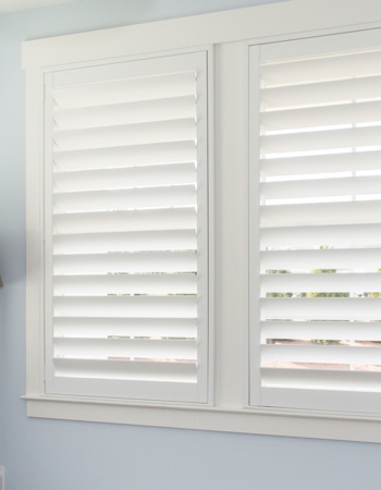 Plantation shutters with hidden tilt rods in Clearwater